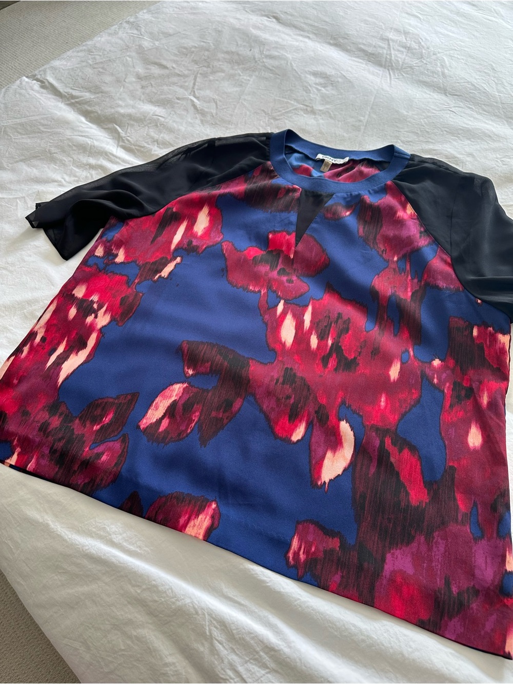 DKNYC Navy Top with Magenta Floral Print and Black Sheer Sleeves, size XL - Picture 8 of 13